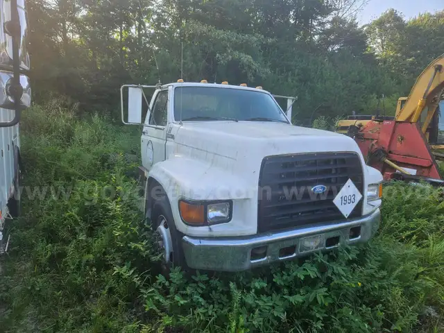 1996 Ford F800