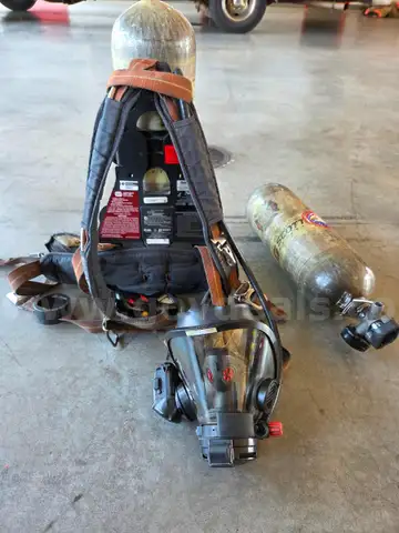 Scott X3 air pack, 2 Cylinders, Mask with voice amp