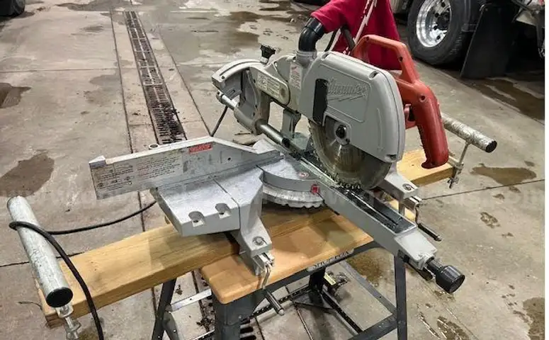 10 inch Milwaukee Miter Saw