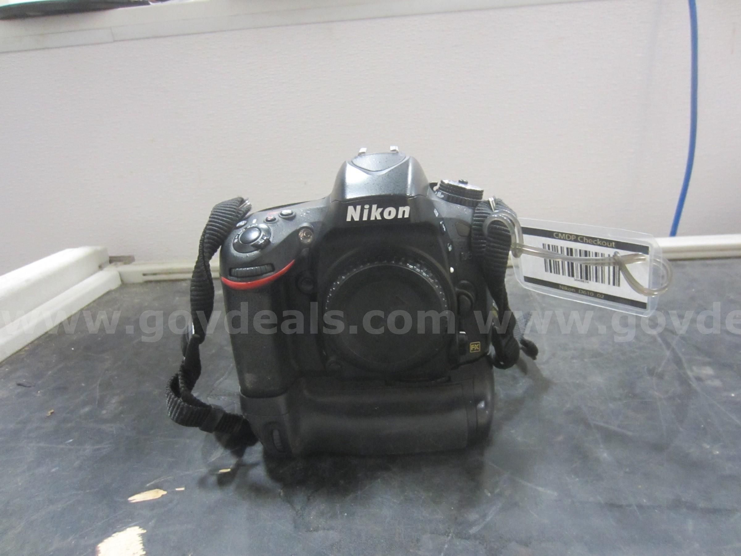 Nikon D610 Camera with MB-D14 Multi Power Battery Pack