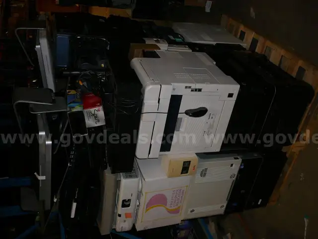 Pallet of Assorted Electronics FOR PARTS - 6.10