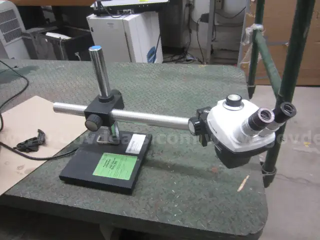 Bausch &#x26; Lomb StereoZoom 5 Microscope