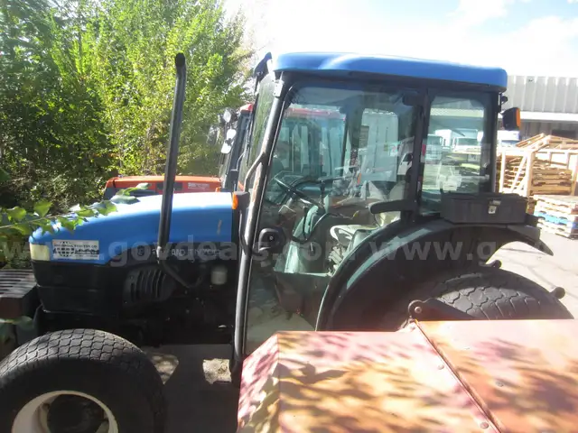 New Holland TN70D
