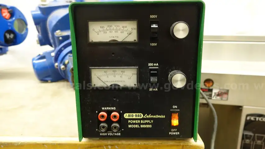 Bio-Rad Laboratories Power Supply Model 500/200