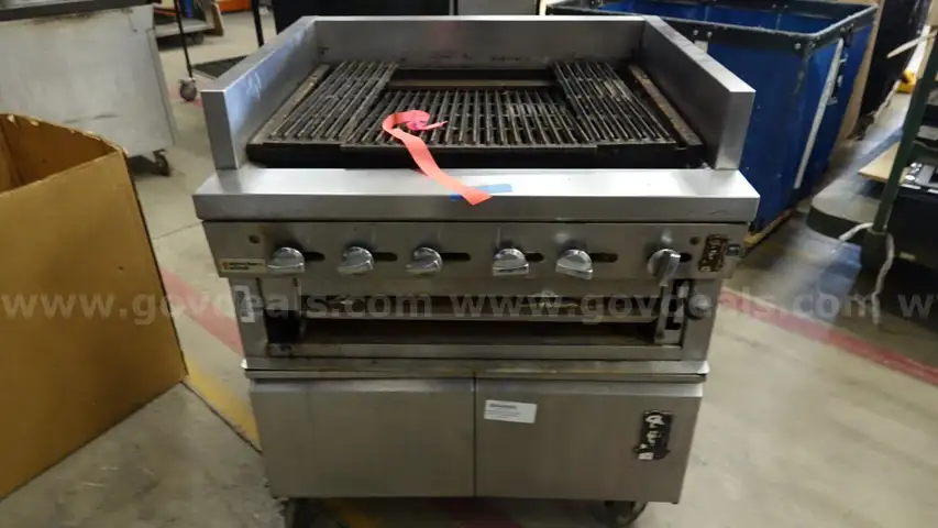 Charbroiler with Cabinet Base