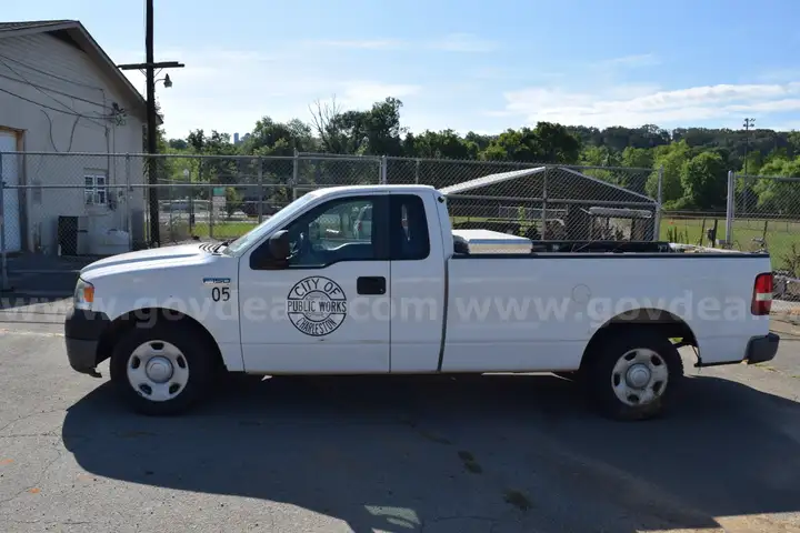 2007 Ford F-150 XL Long Box 2WD