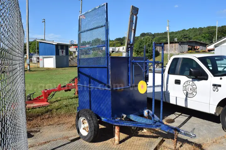 Dunking machine