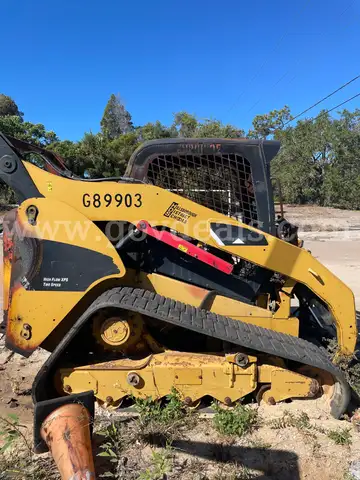 (1)  CAT High Flow XPS Two-Speed Skid Steer