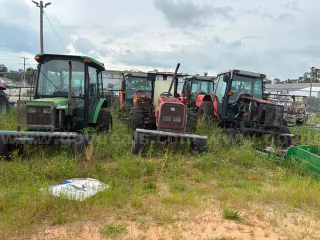 (6) Tractors: John Deere &#x26; Massey Ferguson