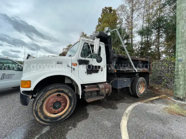 *LOW MILES* 2000 International 4700