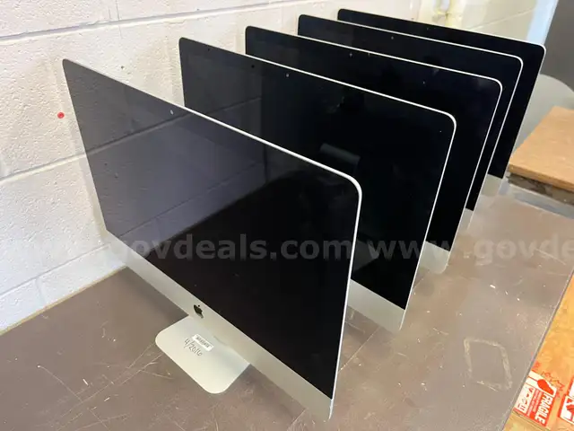 Lot of Apple iMac Computers
