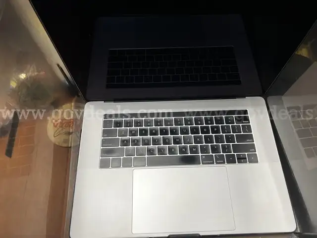 MacBook PRO 15in” 500GB