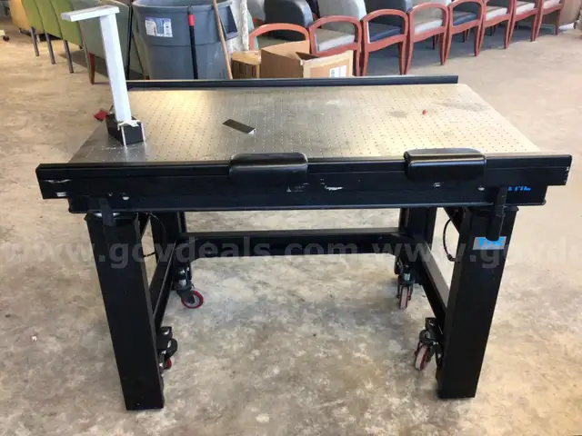 TMC Cleantop II 78-231-12R Honeycomb Optical Table