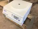 Eppendorf 5804 Centrifuge