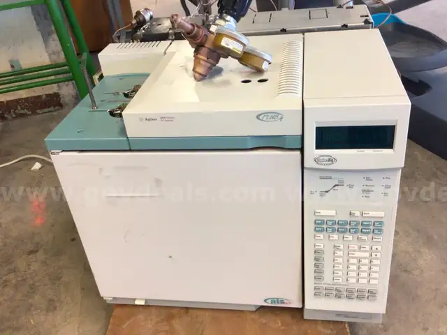 Agilent 6890 Series GC System for Parts or Repair