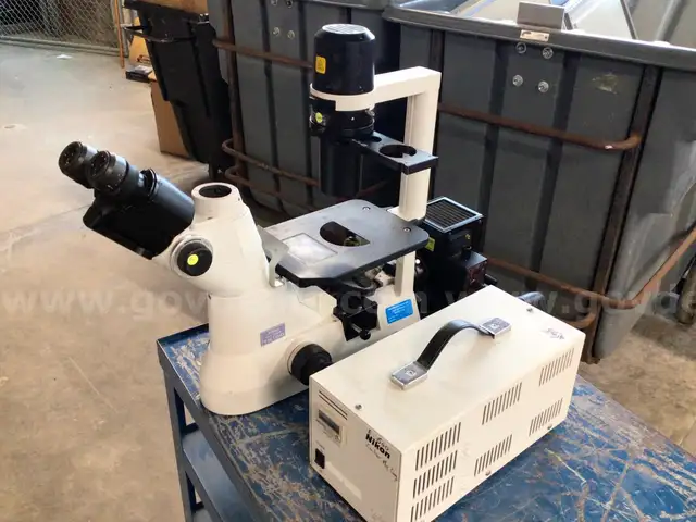 Nikon Eclipse TS100 Microscope