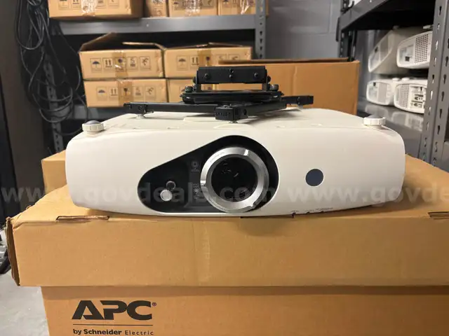 Lot of 10 Panasonic PT-RW33OU Projectors