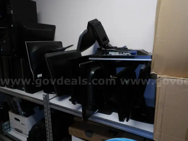 Lot of (21) Computer Monitors