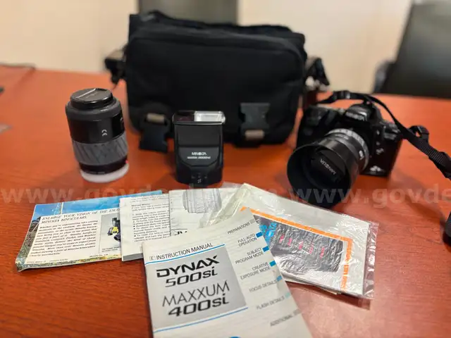 Minolta Maxxum 400si with Flash and Lenses