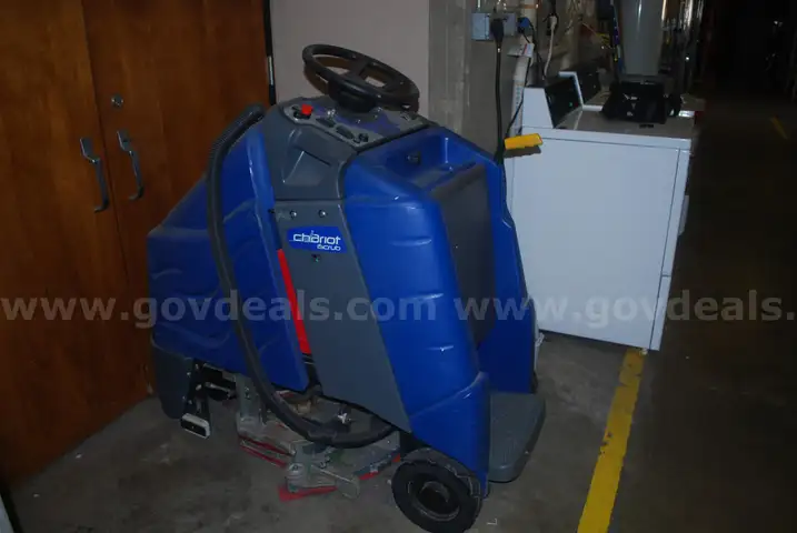 2007 Chariot iScrub MDCS24 Stand On Floor Scrubber