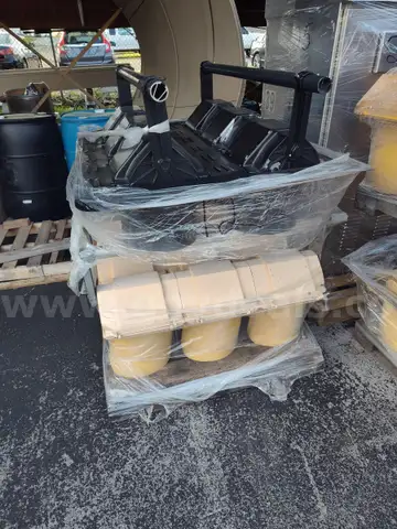 lot of (5) 3 head traffic signals with pole mount brackets