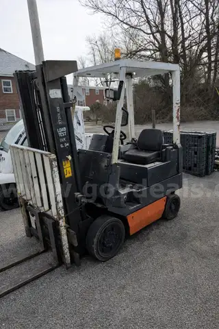 BULLDOG FORKLIFT RUNS SOLD AS IS
