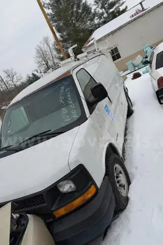 2006 CARGO VAN LADDER RACK AS IS