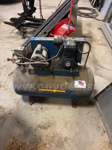 DAYTON AIR COMPRESSOR