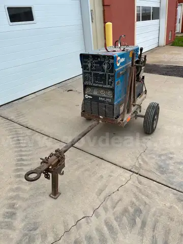Miller Bobcat 225G Welder