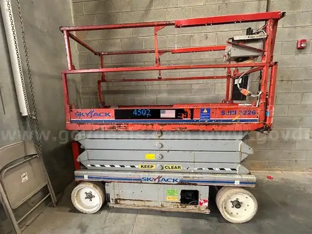 Skyjack scissor lift