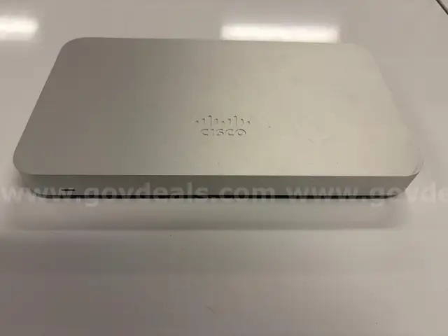 Lot of 13 Various Cisco network equipment, some voice gateways.