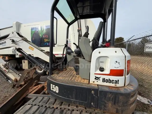 2016 Bobcat E50