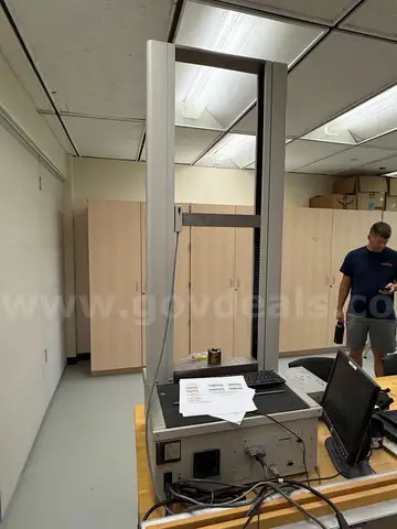 Materials Testing Machine
