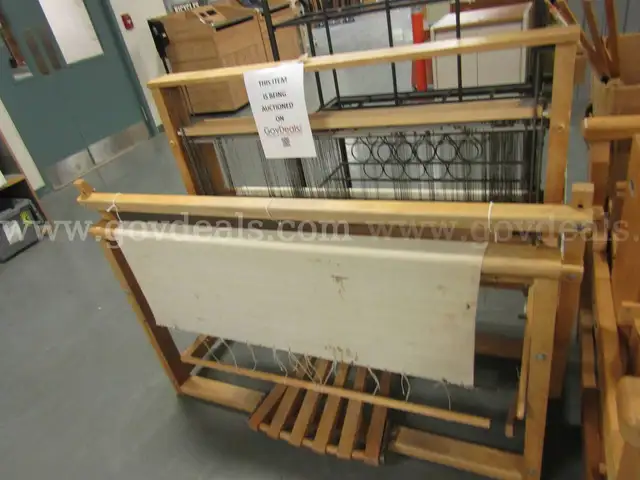 Nilus Leclerc Weaving Loom