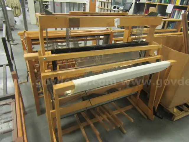 LW Macomber Weaving Loom