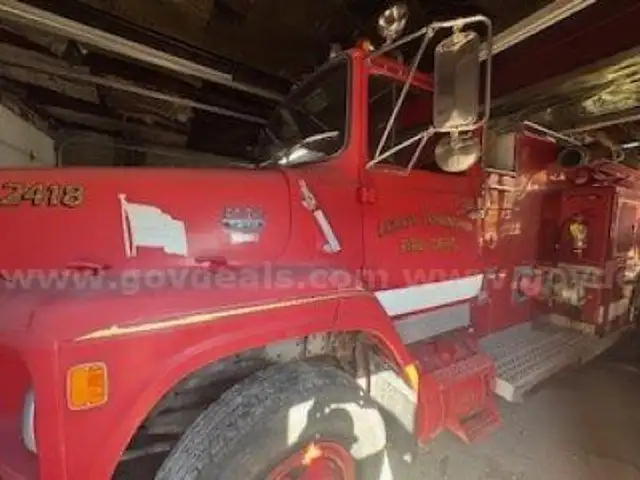1985 Ford L8000 Fire Truck