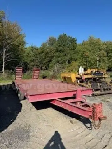 1968 Tri-Axle Equipment Trailer