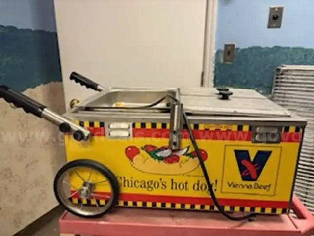 Veinna Beef Hot Dog Cart