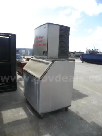 High-Capacity Manitowoc Ice Maker + Bin- 1100+ lbs/day potential production