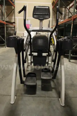 (1) Cybex 750AT Arc Trainer Elliptical &#x2014; Self-Powered &#x2014; Works When Operated