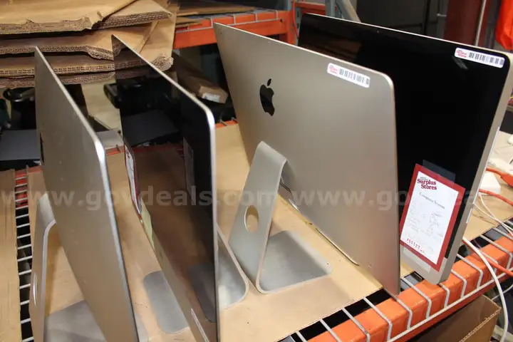 (4) Apple iMac Computers &#x2013; 2011, 2015, and 2017 Models &#x2013; 8GB/16GB RAM &#x2013; Powers On