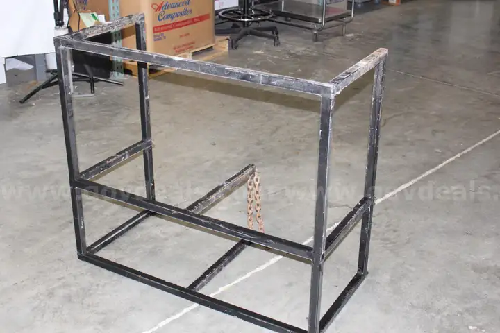 (1) Heavy-Duty Welded Steel Cylinder Storage Rack Frame &#x2013; Black &#x2013; Chain Secured
