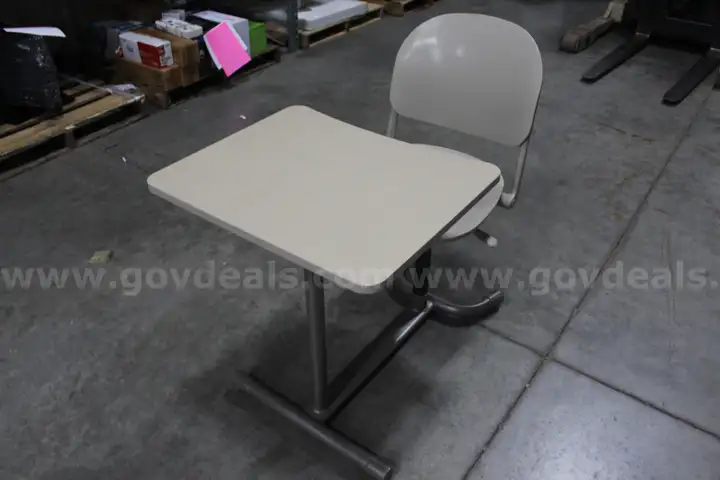 Lot of Platform/Swivel Desks