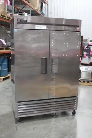 (1) True T-49 Commercial Reach-In Refrigerator, Stainless Steel, 2-Door - Working