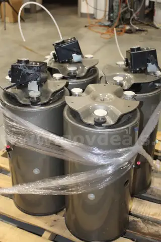 Lot of (4) &#x2013; NRC Pneumatic Isolation Mounts, Type XL-A &#x2013; With 3 Gauges