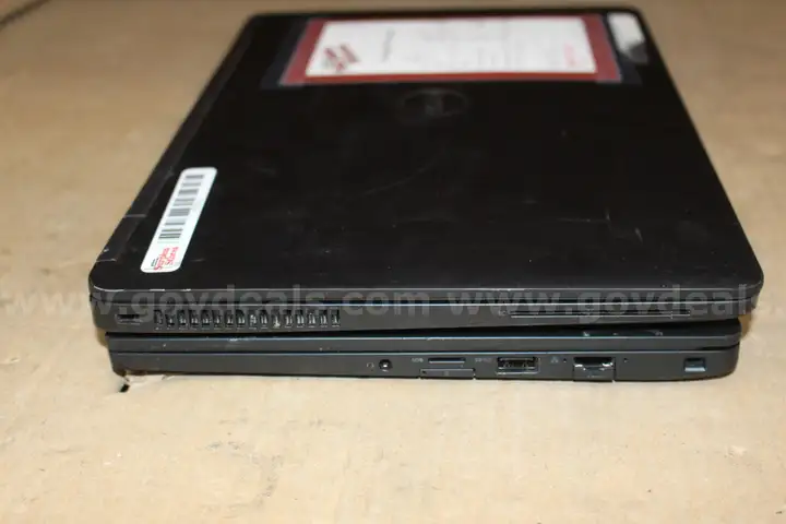 (2) Dell Latitude Laptops &#x2013; 2016 &#x26; 2018 Models &#x2013; i7 &#x2013; 16GB RAM &#x2013; 256GB SSD &#x2013; Powers On &#x2013; Issues Noted