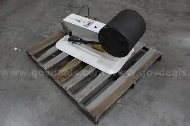 (1) SwissWing BMR 2000 Biomechanical Stimulation Device