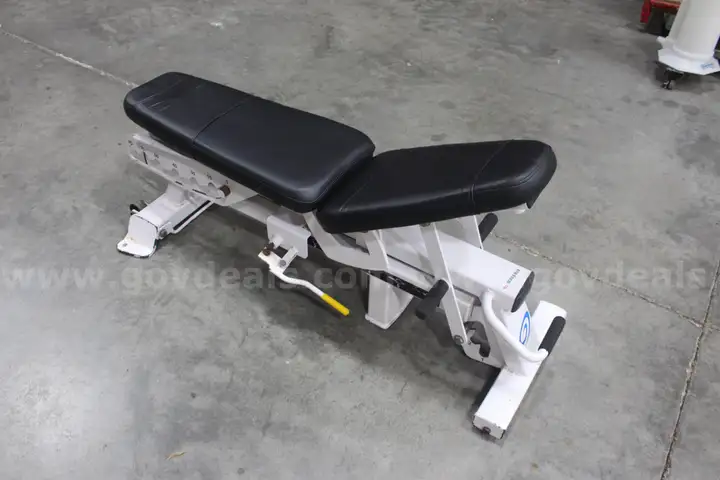 Nautilus P4090 Adjustable Bench