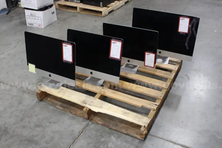 Lot of Apple iMac Desktop Computers