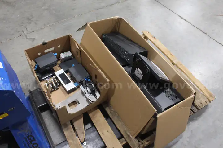 Lot of Assorted Electronic Equipment